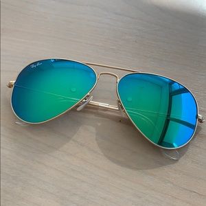 Ray-Ban aviators gold frame with blue lenses